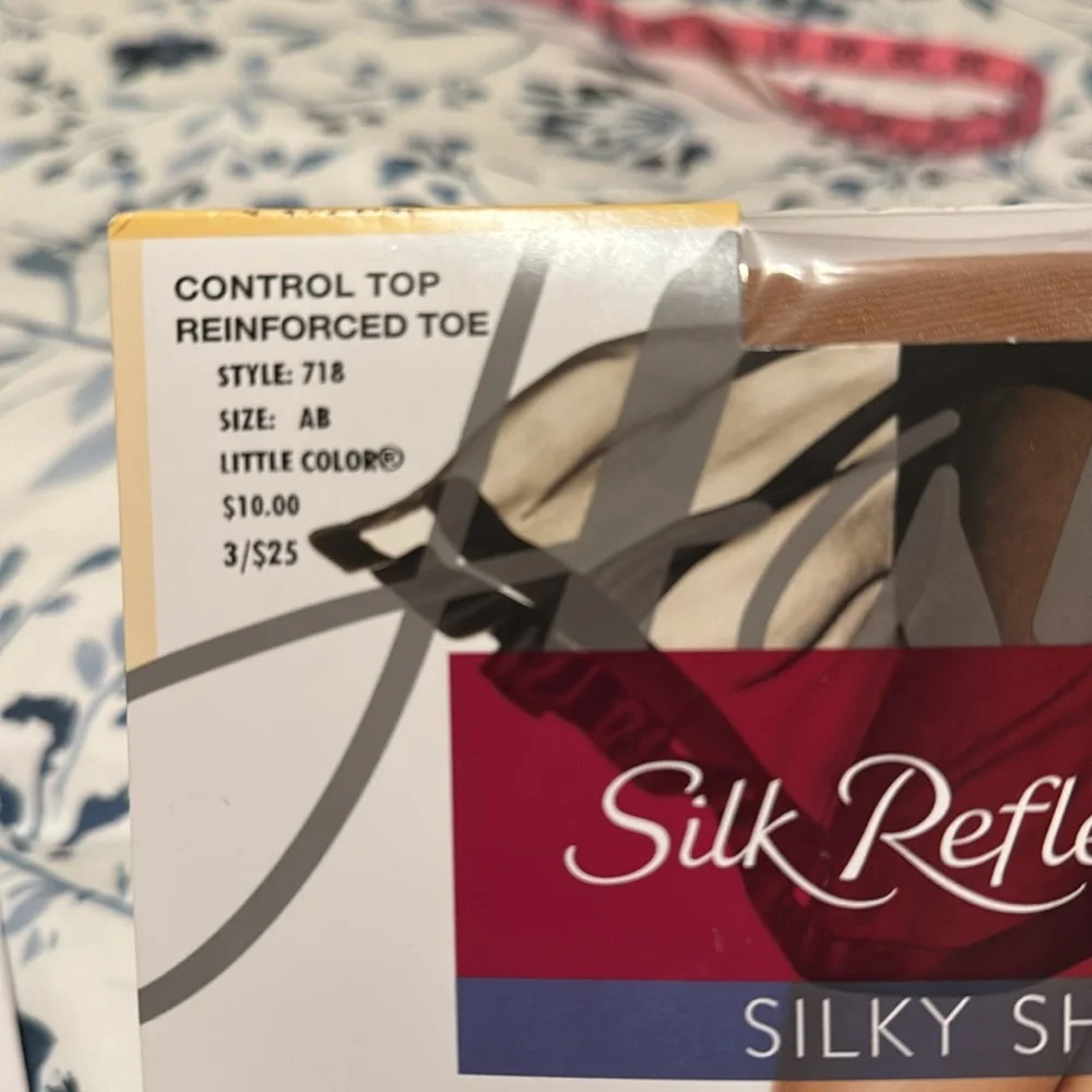 Hanes Silk Reflections Bundle - Barely Black and Little Color. Size AB. NWT